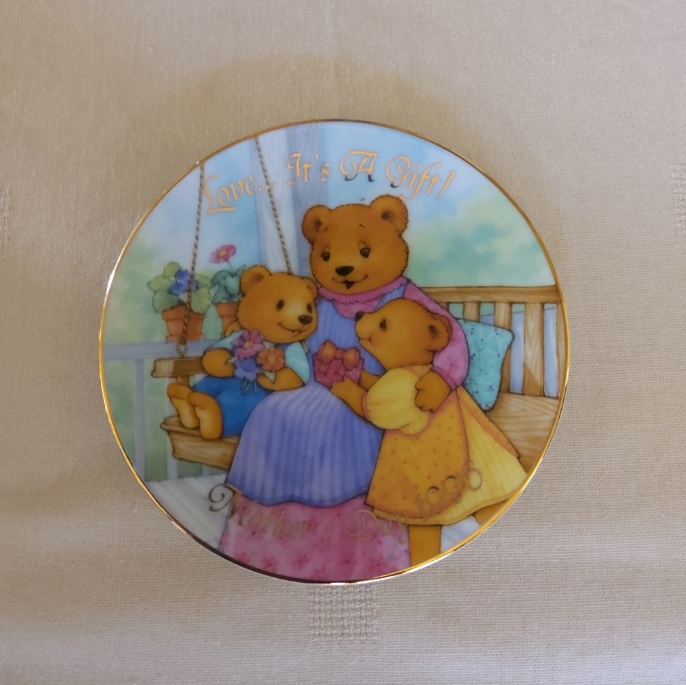 Avon collectible 1996
